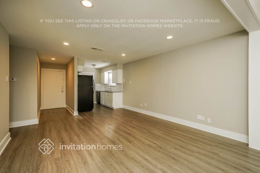 Building Photo - 923 Meadow Mead Dr