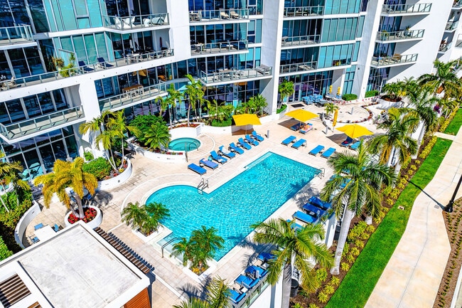 Building Photo - 1155 N Gulfstream Ave