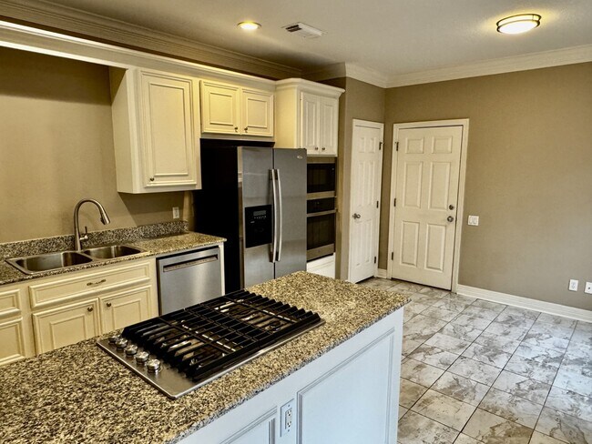 Building Photo - 4916 Travis St