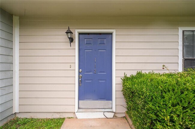 Building Photo - 112 Woodberry Ct