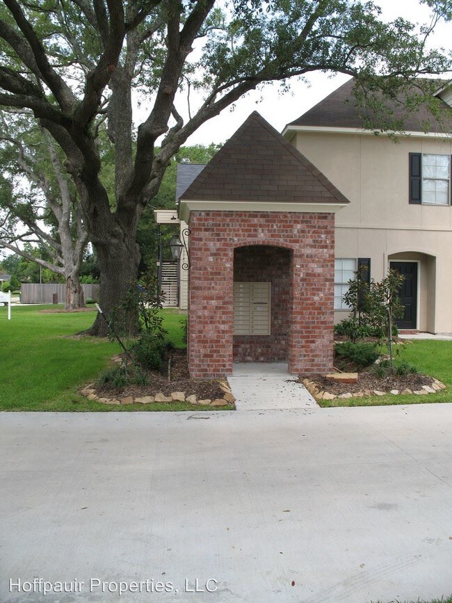 Building Photo - 114 W Lagrange St