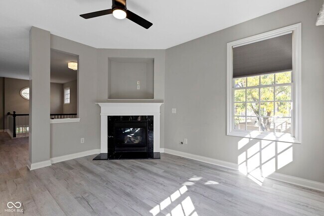 Building Photo - 12922 Ives Way