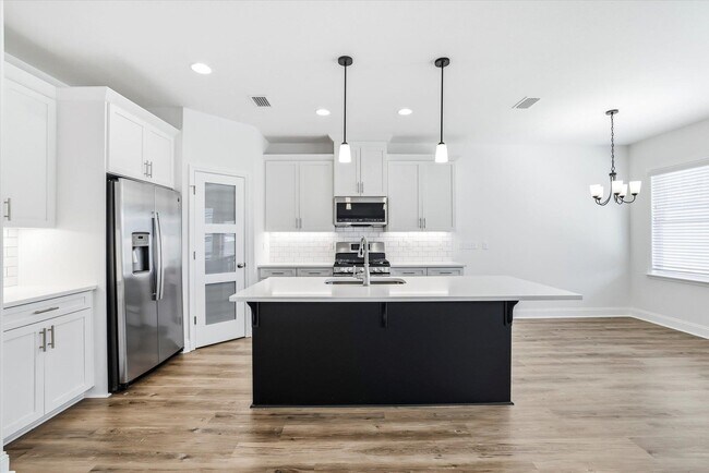 Building Photo - 201 Ursaline St