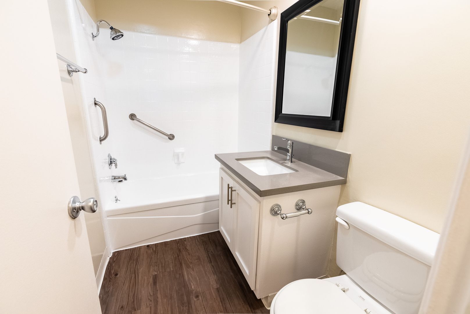 Interior Photo - 312 S Willaman Dr