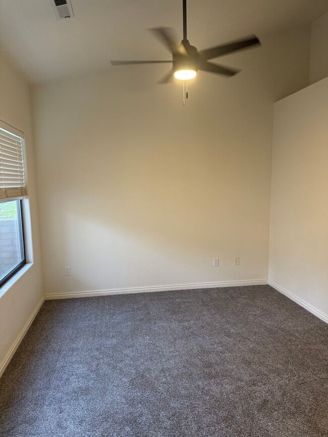 Building Photo - Single-Level Home with Community Pool, Gym, and More!