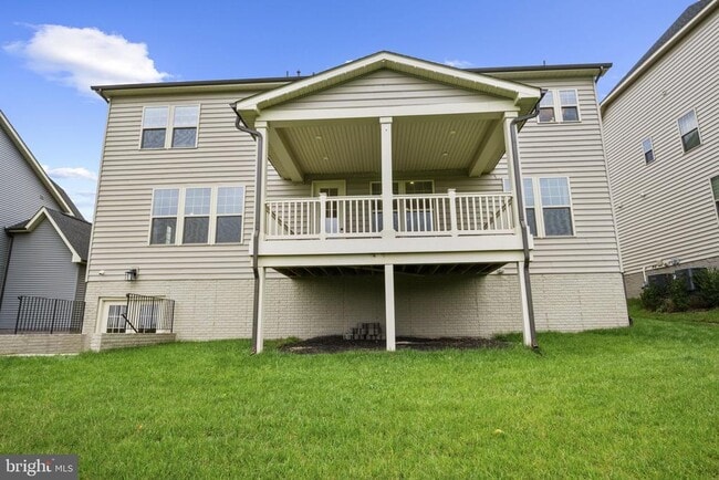 Building Photo - 7147 Starmount Ct