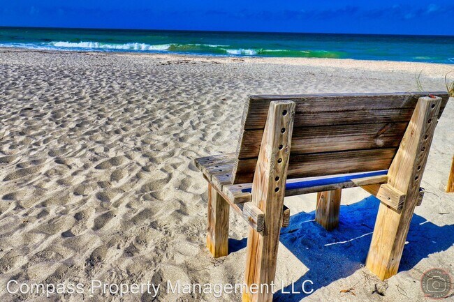 Building Photo - 2 br, 1.5 bath House - 713 W. Venice Ave.