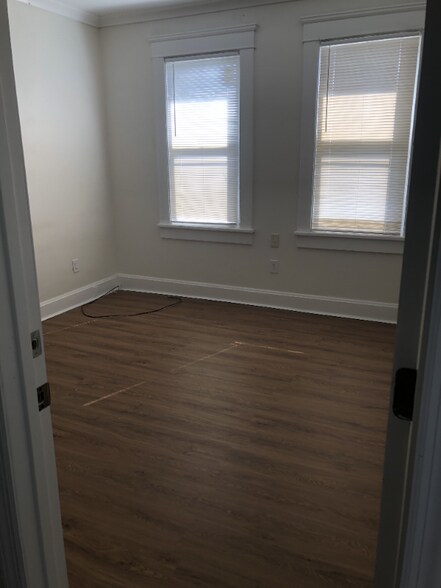 Building Photo - 448 Taylor Ave