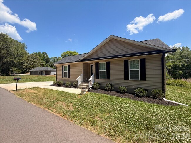 Building Photo - 67 Travora Cir