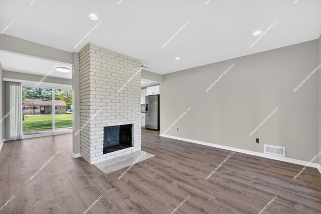 Building Photo - Rare Rental Opportunity! Fully Renovated 3-bedroom, 2-bath Brick Ranch in Farmington Hills!