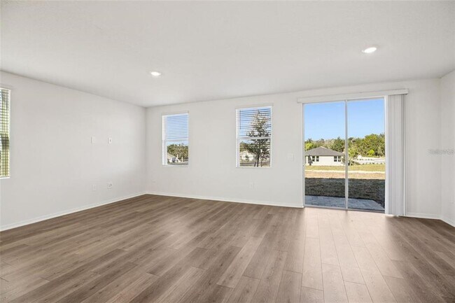 Building Photo - 698 Muhly Wy