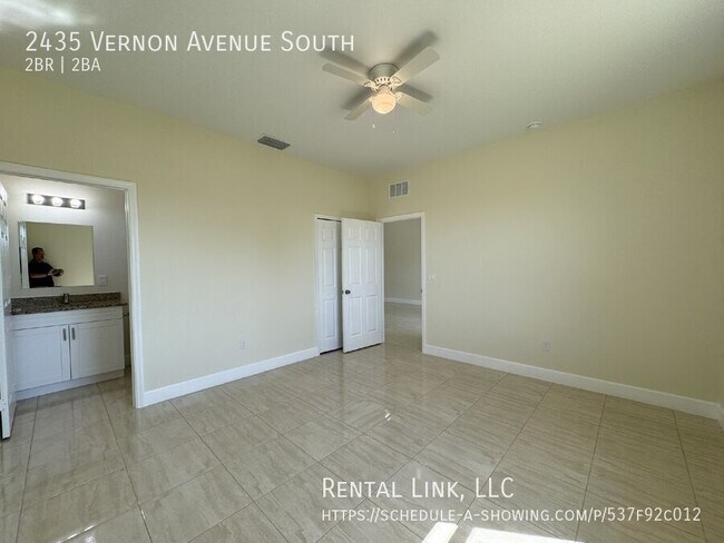 Building Photo - 2435 Vernon Ave S
