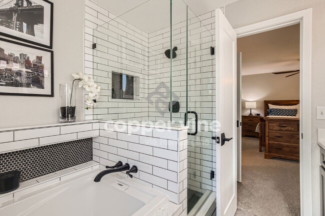 Building Photo - 13336 Franklin St