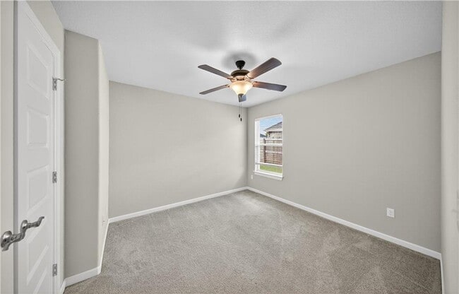 Building Photo - 440 Willow Dr