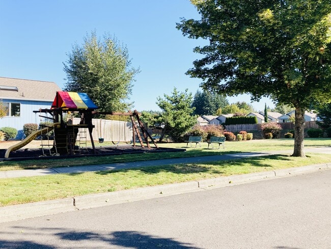 Building Photo - 2436 Boulevard Heights Loop SE