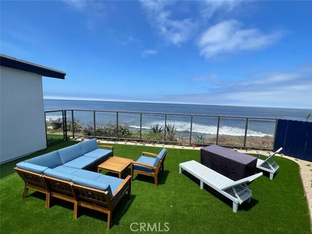 Primary Photo - 1561 Ocean Front St