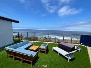 Building Photo - 1561 Ocean Front St