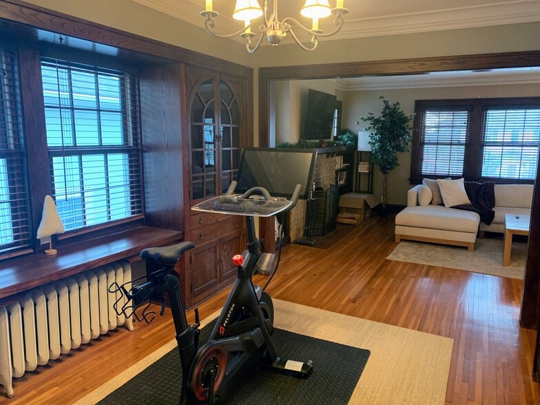 Building Photo - 4441 Vincent Avenue South