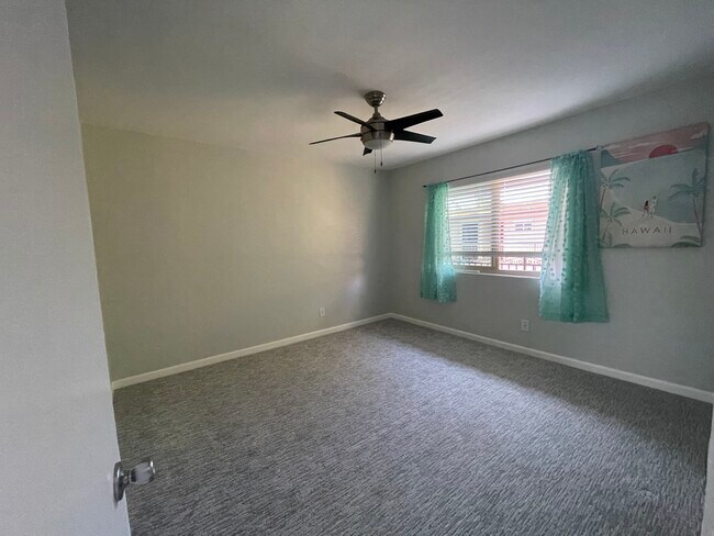 Building Photo - 7555 Linda Vista Rd