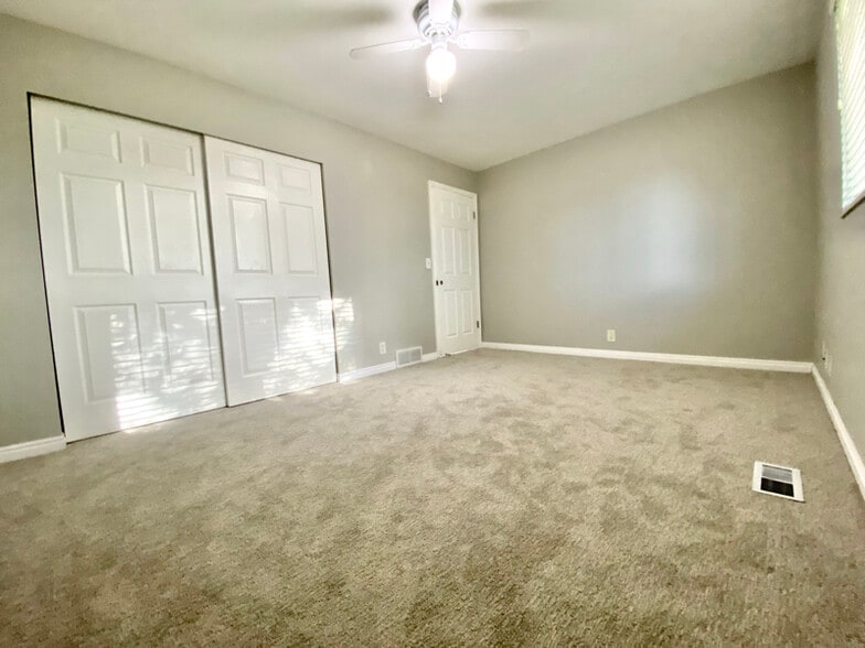 Building Photo - 11540 Sandy Creek Dr