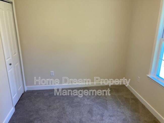 Building Photo - 351 Rolando Dr