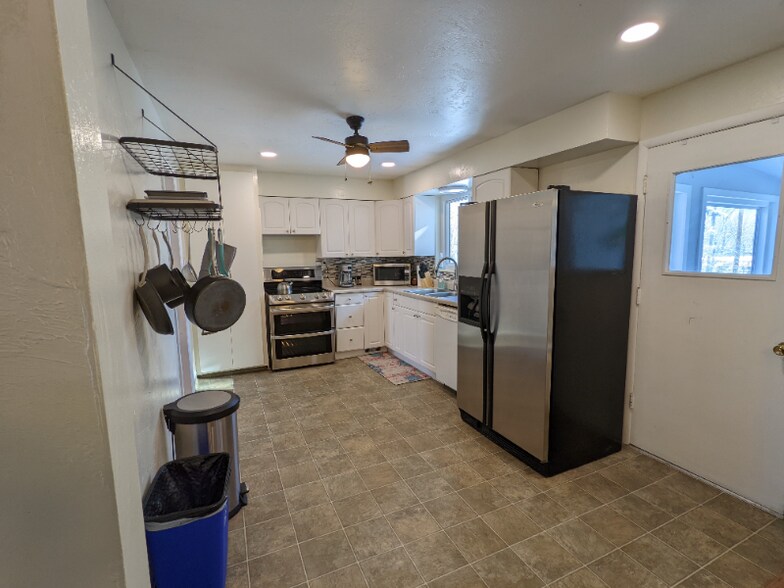 Building Photo - 1512 E 4500 S