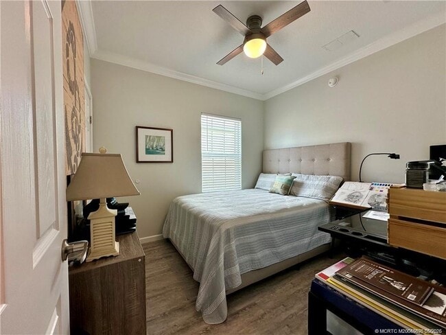Building Photo - 352 NE Starboard Way