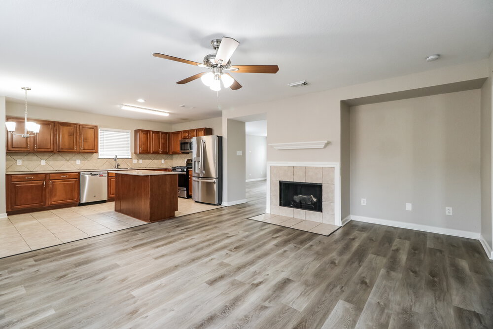 Building Photo - 15406 Hensen Creek Dr