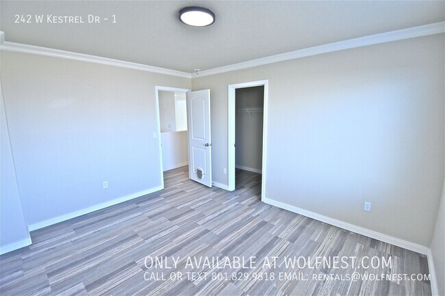 Building Photo - 242 Kestrel Dr