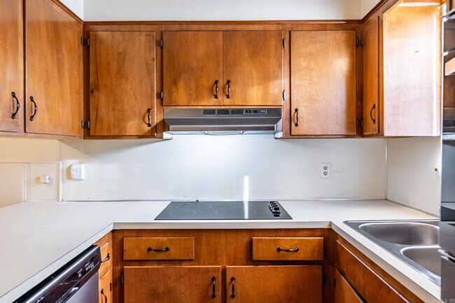 Building Photo - 7400 L St