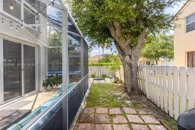 Building Photo - 14972 SW 50th Ct