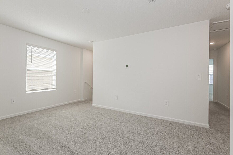 Building Photo - 3483 Howell Dr