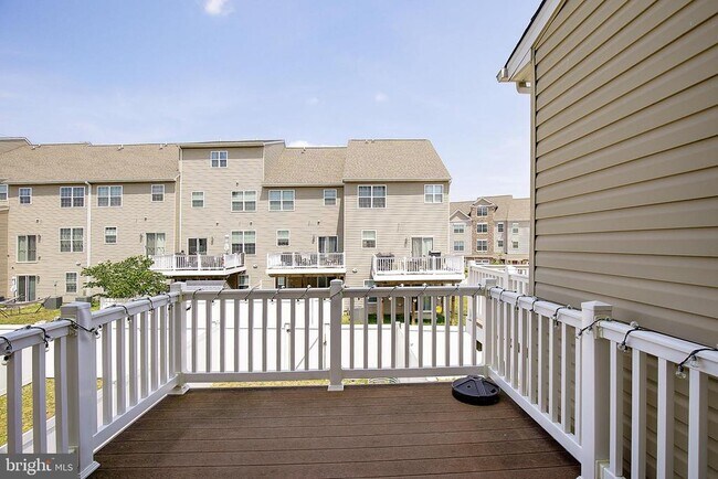 Building Photo - 105 Polo Way