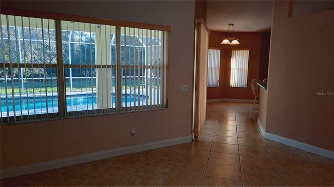 Building Photo - 58 Burning Bush Dr