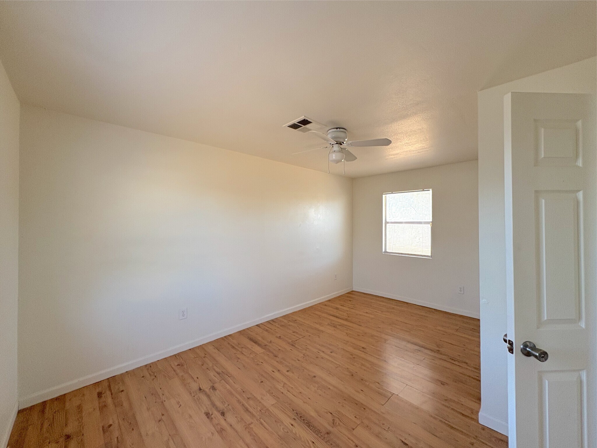 Building Photo - 425 N 18th Dr