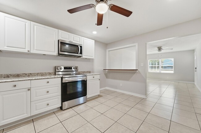 Building Photo - 1400 Binney Dr