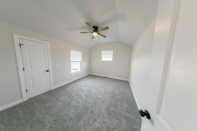 Building Photo - 366 SE 85th Rd