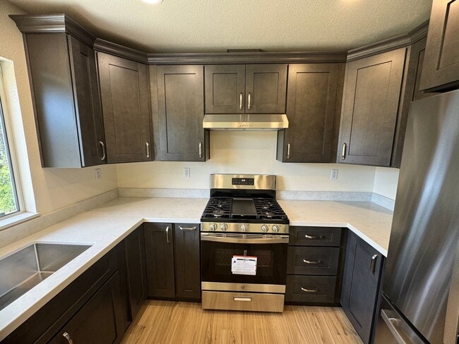 Building Photo - Beautifully Remodeled 3-Bedroom, 2-Bathroom home waiting for you !