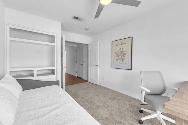 Building Photo - 79200 Violet Ct