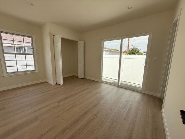 Building Photo - Stunning Fully Renovated Home in Prime Bur...
