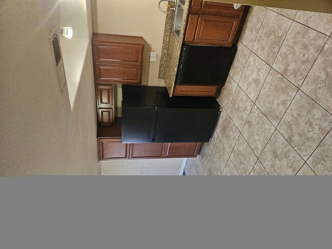 Building Photo - 885 N Granite Reef Rd