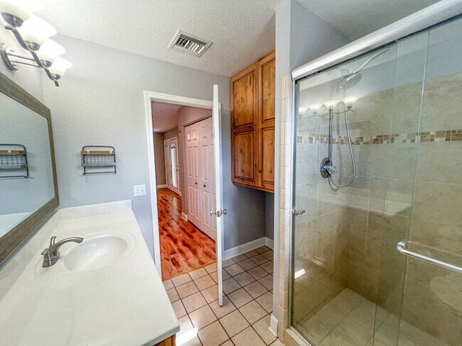 Building Photo - HOUSE - CLARKDALE