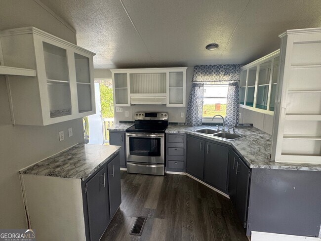 Building Photo - 18 Mohican Maze