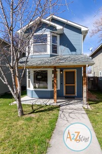 Building Photo - Cozy North End 33rd Street Bungalow!