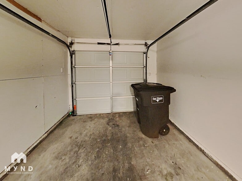 Building Photo - 3737 Longmeadow Way