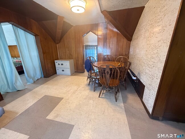 Building Photo - 117 Palm St