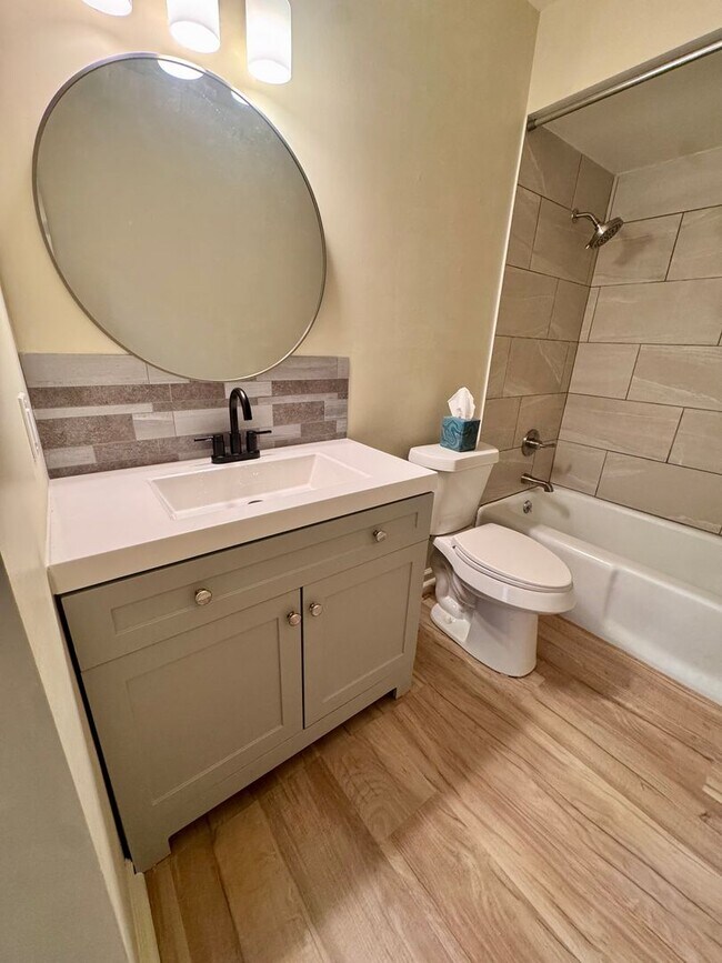 Building Photo - 9235 E 32nd St