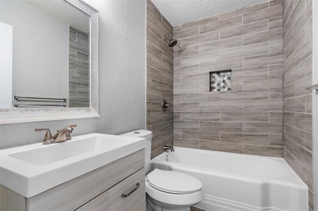 Building Photo - 2118 Lee Ave