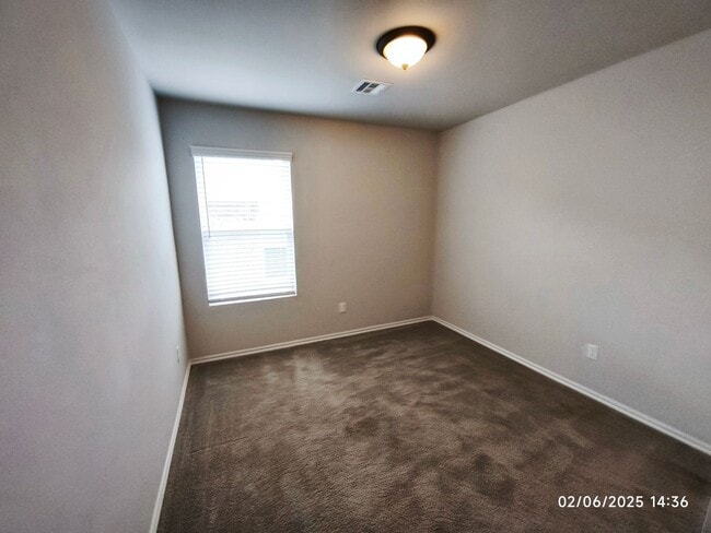 Building Photo - Beautiful 3 Bedroom 2 Bath Home for rent