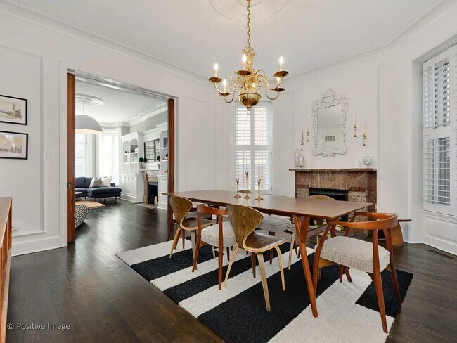 Building Photo - 1814 N Lincoln Park W